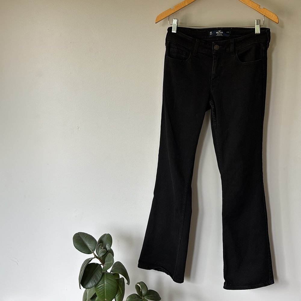 Hollister Black Low Rise Bootcut Jeans 27R Soft Stretch Women’s Size 4